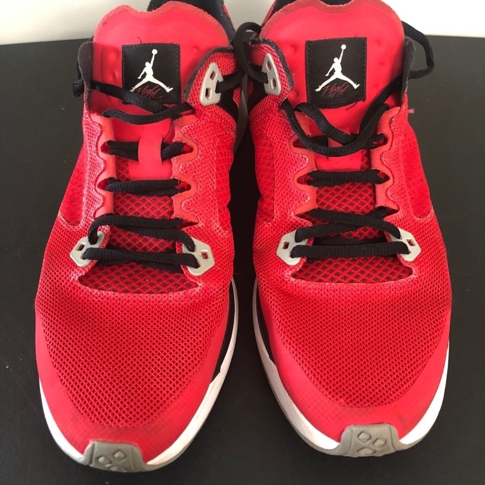 Jordan 89 Racer Toro Bravo Running Shoes - Picture 6 of 7